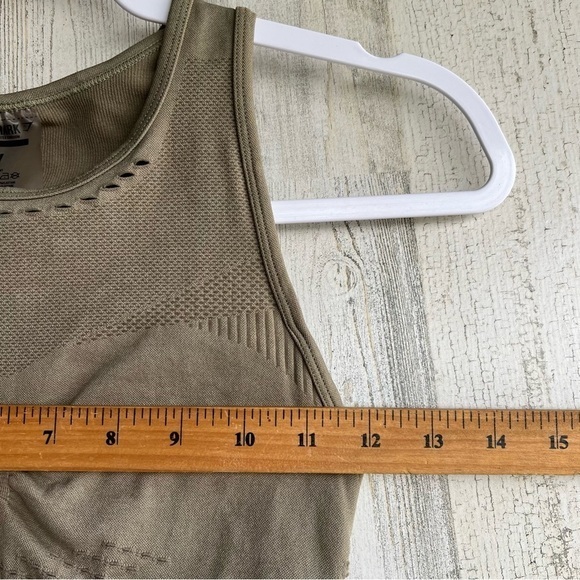 Gymshark Crop Top Sports Bra - Picture 7 of 8